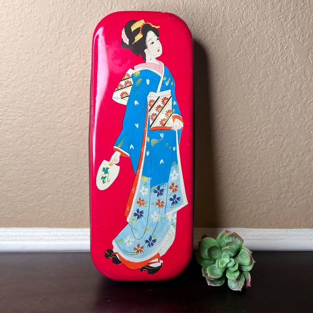 Vintage 1960s Motta Geisha Tin | Italian Confectionery Collectible